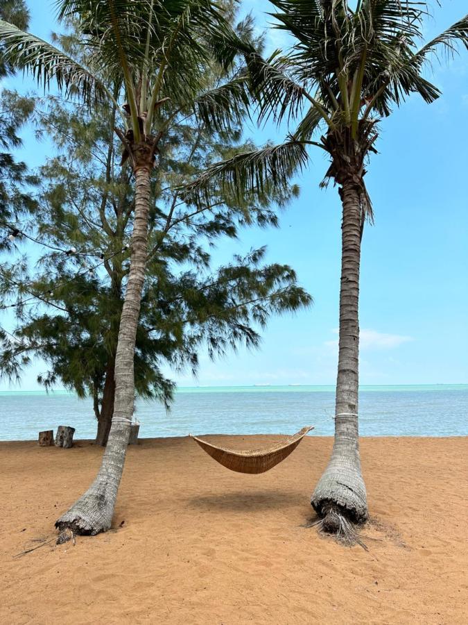 Beach N Breeze Glamping Malacca Esterno foto